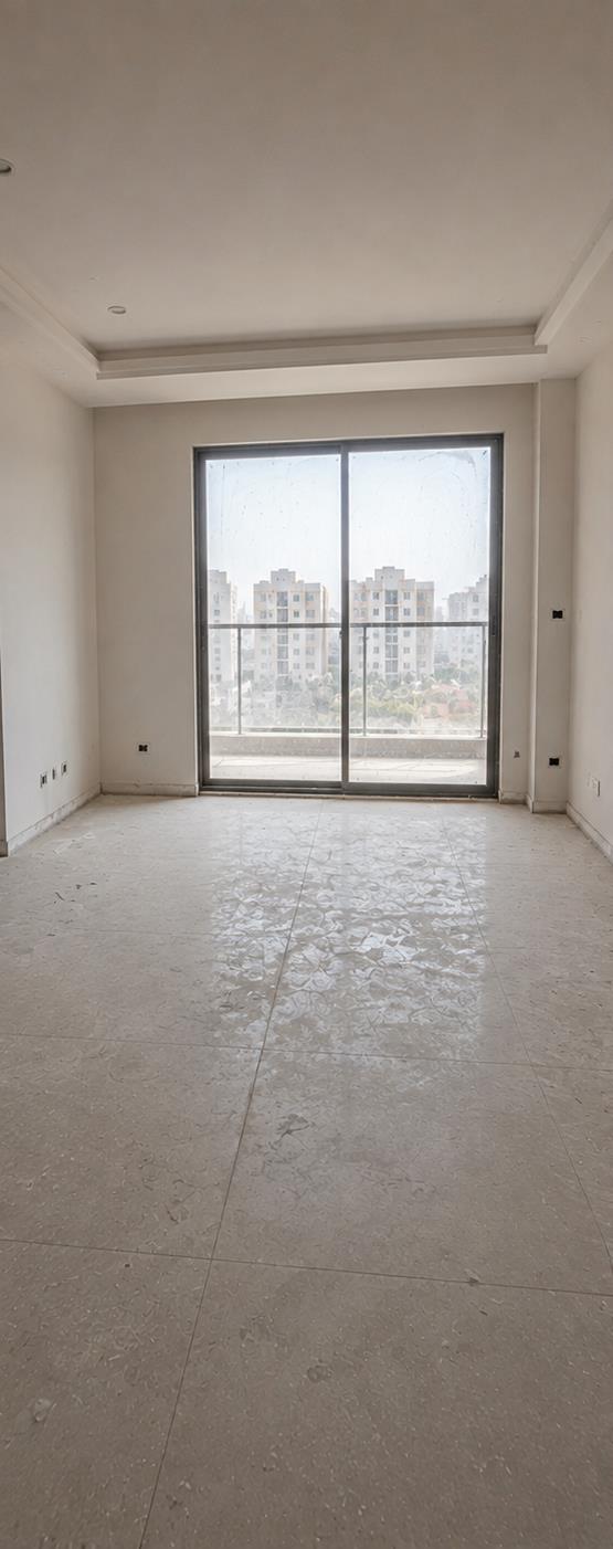 Antes: obra em andamento, com poeira e entulho